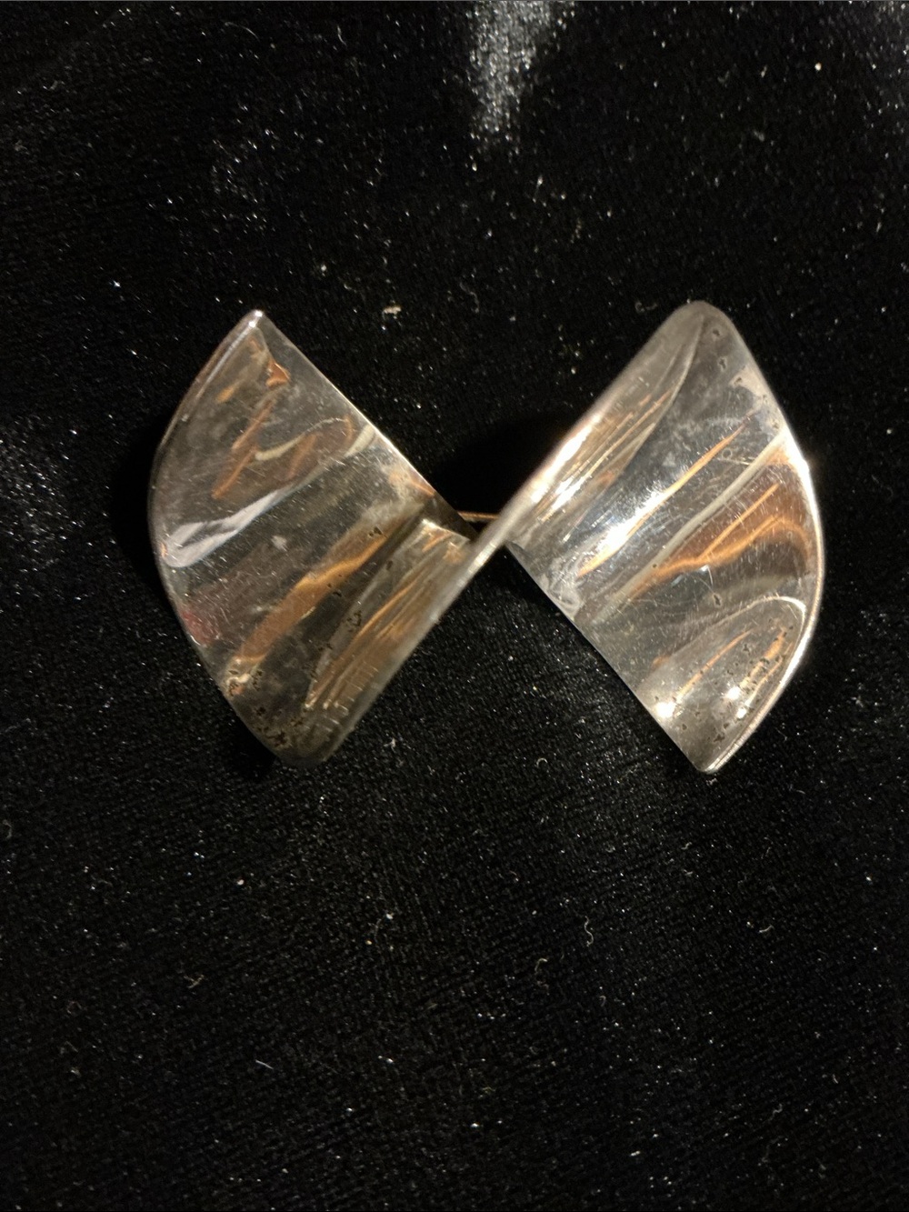 Vintage Modernist Sterling Silver Ribbon Brooch